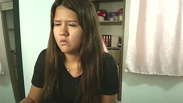 Oliviawatson1 online show from 10-10-25, 12:26