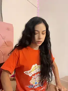 samanthadeluxe1 online show from 10-04-25, 10:52