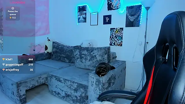 cute little ass online show from 09-10-25, 12:10