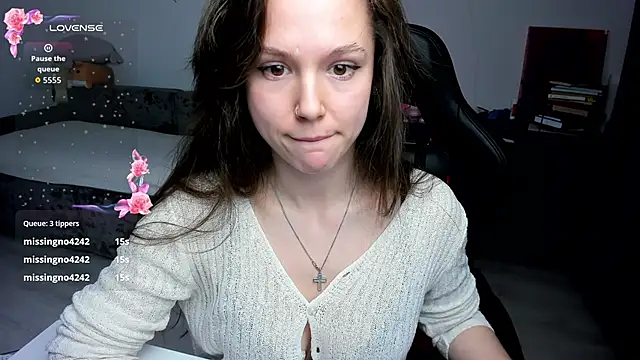 cute little ass online show from 04-15-26, 07:58