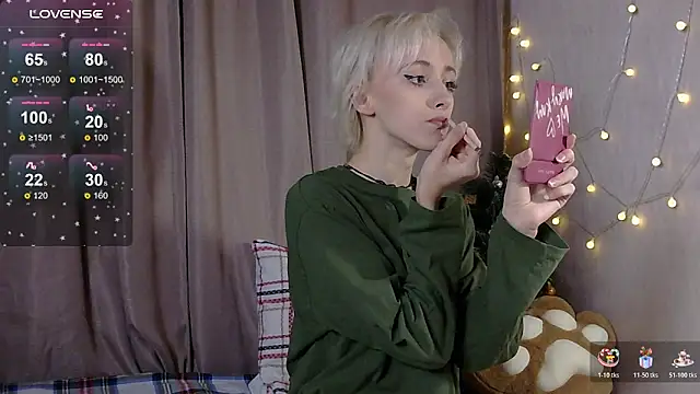 Snapshot of NextVibe_ chatting on 12-22-25, 06:27 NextVibe online show from 12-22-25, 06:27