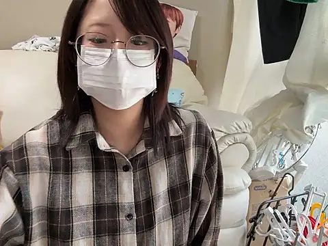 Snapshot of chaco_ chatting on 11-13-25, 03:49 chaco online show from 11-13-25, 03:49