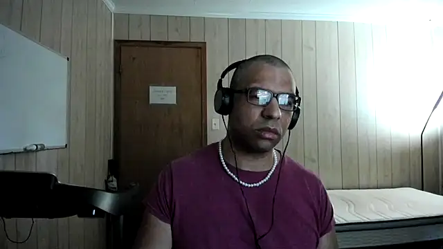 NaturalBeautyQueen online show from 10-03-25, 12:24