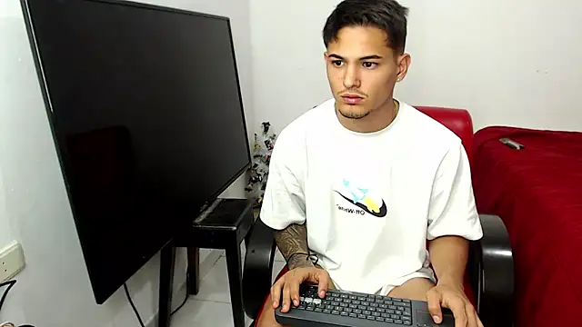 Alex mojica online show from 02-03-26, 06:22