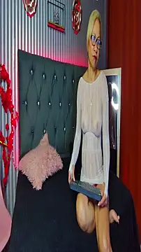 Snapshot of geminis_milf chatting on 10-09-25, 06:50 geminis milf online show from 10-09-25, 06:50