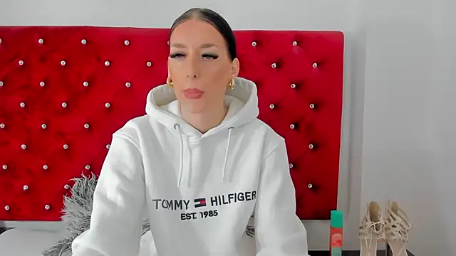 Snapshot of PleasureJasmine chatting on 09-15-25, 07:08 PleasureJasmine online show from 09-15-25, 07:08