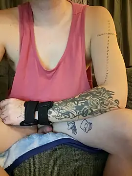 Snapshot of matty244 chatting on 10-13-25, 11:43 matty244 online show from 10-13-25, 11:43