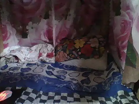 Snapshot of Kristen05 chatting on 10-06-25, 09:45 Kristen05 online show from 10-06-25, 09:45