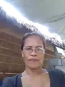 Snapshot of Kristen05 chatting on 10-10-25, 12:09 Kristen05 online show from 10-10-25, 12:09