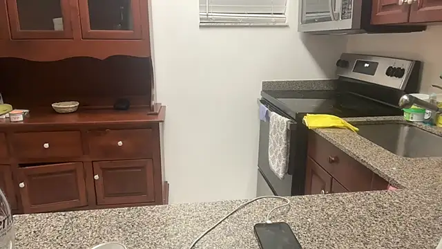 Snapshot of prettyykitty22 chatting on 10-28-25, 03:54 prettyykitty22 online show from 10-28-25, 03:54