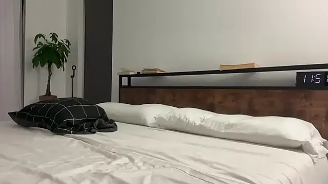 prettyykitty22 online show from 01-10-26, 04:47