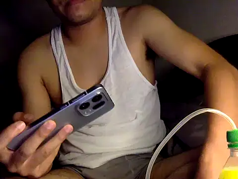 Snapshot of HFhnoiboy chatting on 11-13-25, 03:22 HFhnoiboy online show from 11-13-25, 03:22