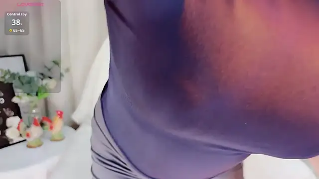 shishi baby online show from 10-18-25, 04:15