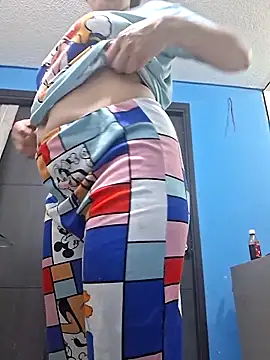 Snapshot of vaneza1999 chatting on 09-27-25, 02:55 vaneza1999 online show from 09-27-25, 02:55