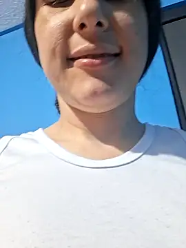 Snapshot of vaneza1999 chatting on 10-13-25, 08:20 vaneza1999 online show from 10-13-25, 08:20