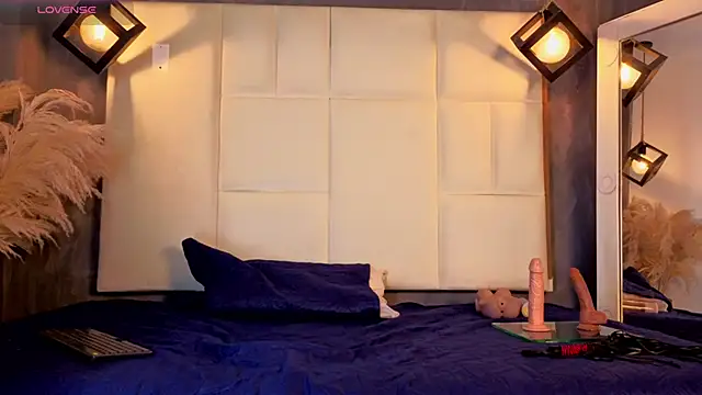 Liam forest  online show from 12-17-25, 05:02