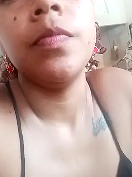 Snapshot of Daila_Lucia chatting on 09-19-25, 09:04 Daila Lucia online show from 09-19-25, 09:04