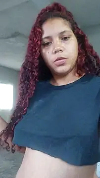 Snapshot of Daila_Lucia chatting on 12-19-25, 01:29 Daila Lucia online show from 12-19-25, 01:29