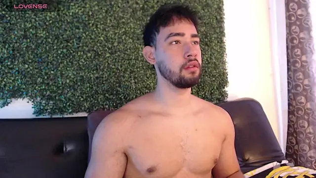 Snapshot of sam_ford_2 chatting on 09-11-25, 12:27 sam ford 2 online show from 09-11-25, 12:27