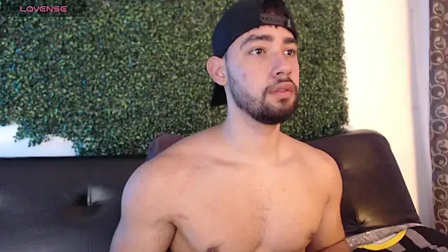 Snapshot of sam_ford_2 chatting on 09-30-25, 12:21 sam ford 2 online show from 09-30-25, 12:21