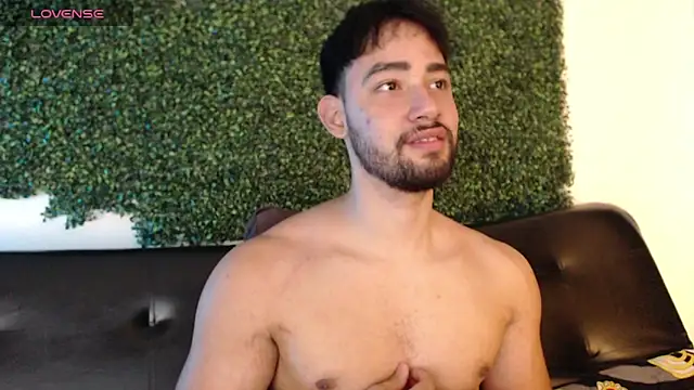 Snapshot of sam_ford_2 chatting on 10-04-25, 01:03 sam ford 2 online show from 10-04-25, 01:03