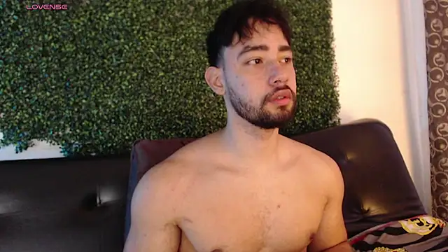 Snapshot of sam_ford_2 chatting on 10-20-25, 11:54 sam ford 2 online show from 10-20-25, 11:54