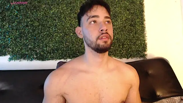 Snapshot of sam_ford_2 chatting on 11-26-25, 12:00 sam ford 2 online show from 11-26-25, 12:00