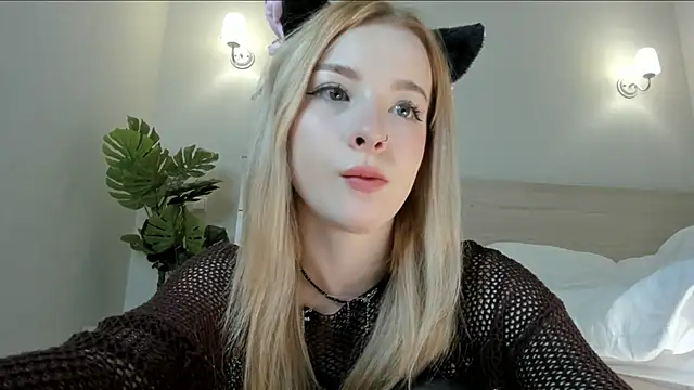 Nana Wilson online show from 10-06-25, 04:10