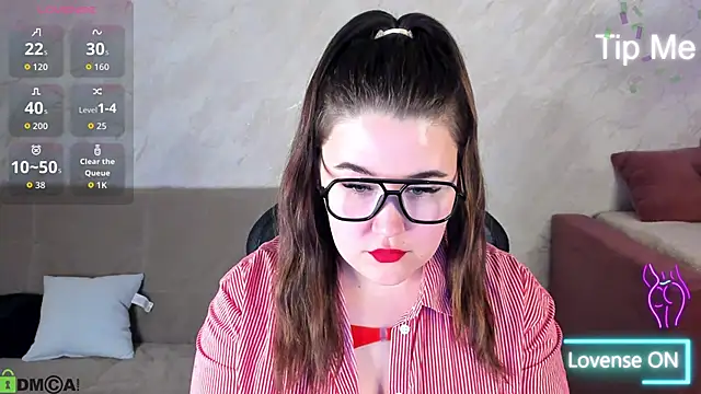 Snapshot of Tara_Torres chatting on 09-18-25, 02:19 Tara Torres online show from 09-18-25, 02:19