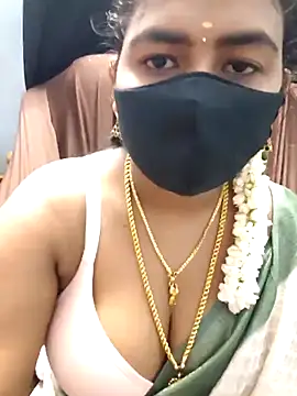 Snapshot of Tamil_Lotus chatting on 10-23-25, 05:33 Tamil Lotus online show from 10-23-25, 05:33