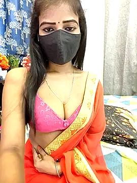 Snapshot of Misss-julli chatting on 04-13-26, 05:46 Misss-julli online show from 04-13-26, 05:46