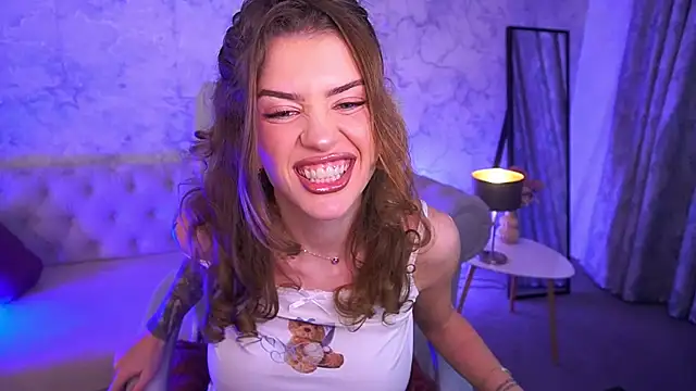 Snapshot of CurlyCandyXX chatting on 02-12-26, 03:18 CurlyCandyXX online show from 02-12-26, 03:18