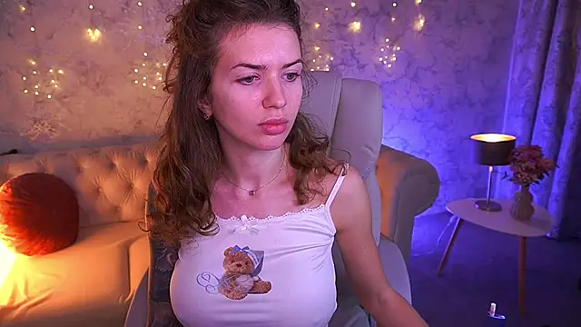 Snapshot of CurlyCandyXX chatting on 02-25-26, 08:35 CurlyCandyXX online show from 02-25-26, 08:35