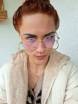 Snapshot of SlimBellaa chatting on 10-21-25, 11:11 SlimBellaa online show from 10-21-25, 11:11