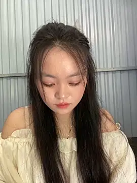 Snapshot of Julia-Elsa chatting on 09-13-25, 04:56 Julia-Elsa online show from 09-13-25, 04:56