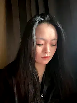 Snapshot of Julia-Elsa chatting on 09-26-25, 03:32 Julia-Elsa online show from 09-26-25, 03:32