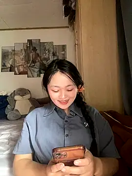 Snapshot of Julia-Elsa chatting on 09-27-25, 04:06 Julia-Elsa online show from 09-27-25, 04:06