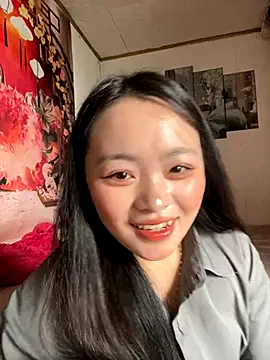 Snapshot of Julia-Elsa chatting on 10-07-25, 04:20 Julia-Elsa online show from 10-07-25, 04:20