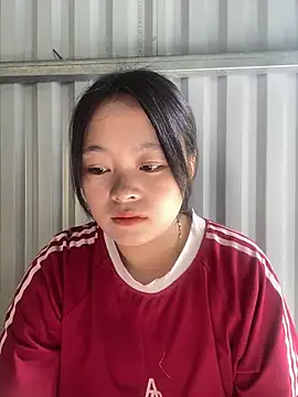 Snapshot of Julia-Elsa chatting on 10-19-25, 07:20 Julia-Elsa online show from 10-19-25, 07:20