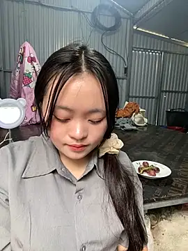 Snapshot of Julia-Elsa chatting on 11-03-25, 06:03 Julia-Elsa online show from 11-03-25, 06:03