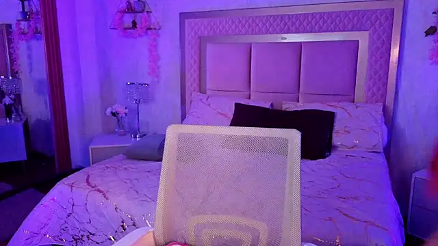 AlanaOdison online show from 11-12-25, 09:03