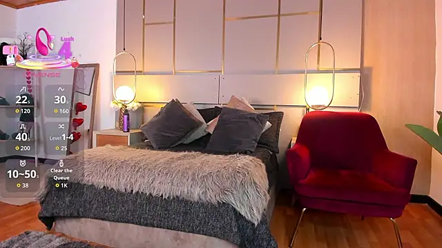 Lina Montclair online show from 02-18-26, 07:32