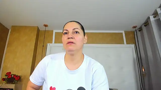 Heidy milf online show from 06-17-26, 07:48