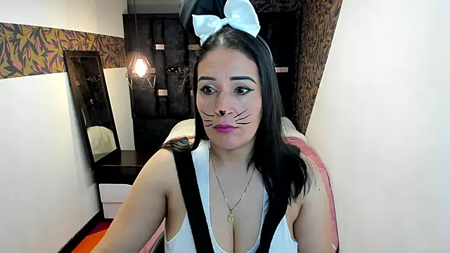 Barbara fox   online show from 10-31-25, 03:40