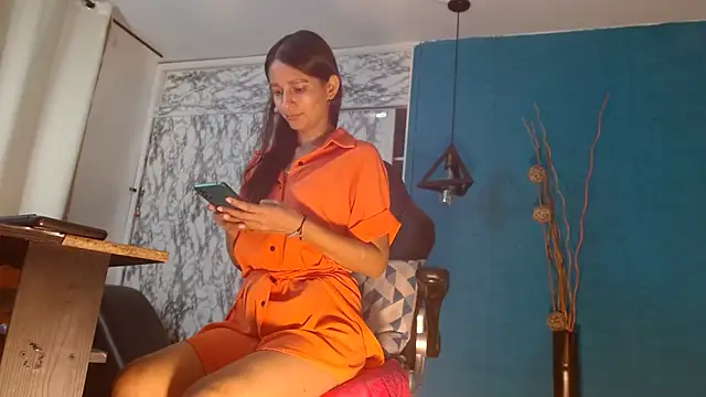 hanna mooreee online show from 03-18-26, 07:17