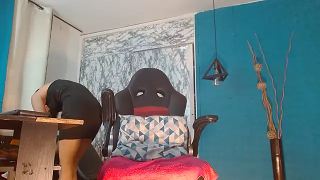 hanna mooreee online show from 04-06-26, 07:04