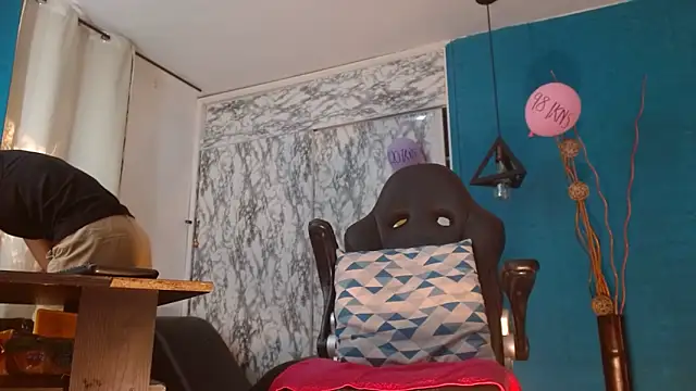 hanna mooreee online show from 04-21-26, 07:17