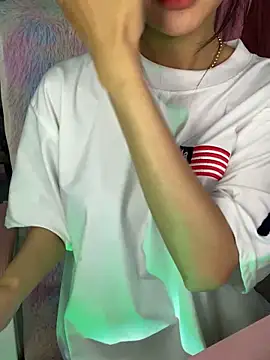 Snapshot of Sexlove_bb chatting on 02-18-26, 08:21 Sexlove bb online show from 02-18-26, 08:21