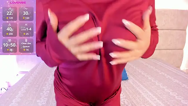  Nadiaa online show from 10-18-25, 07:03