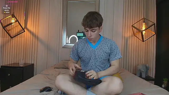 TaylerWhite online show from 10-09-25, 12:47